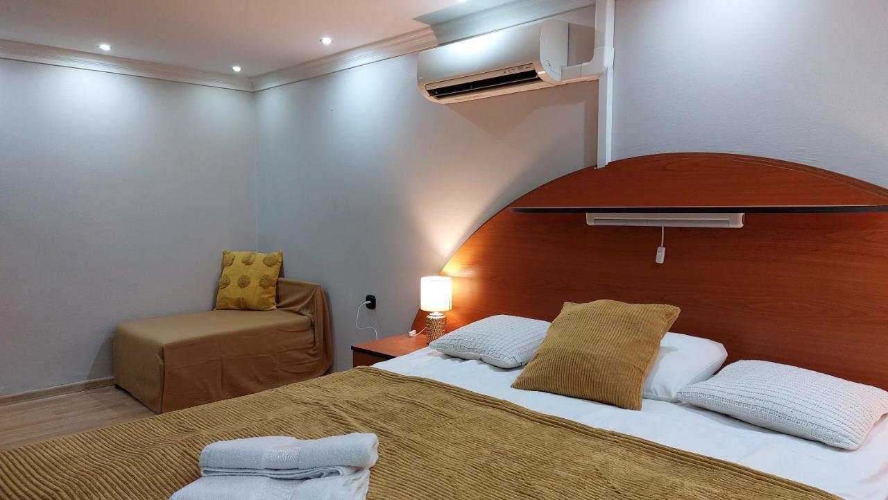 Family Apartman Gyula Extérieur photo