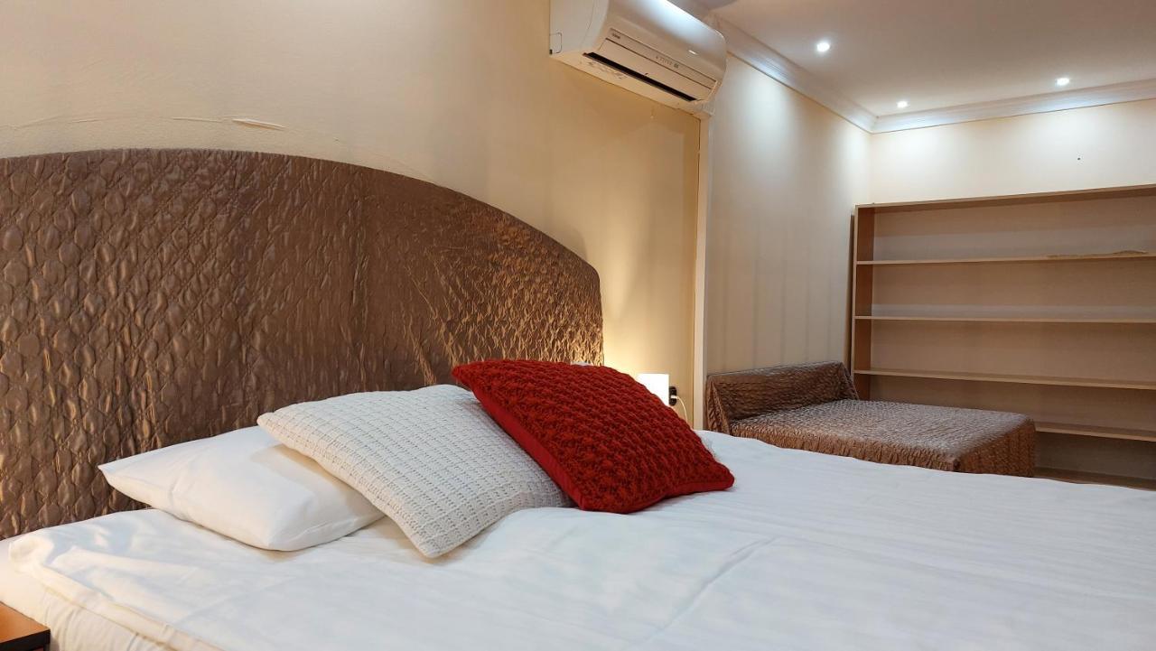 Family Apartman Gyula Extérieur photo