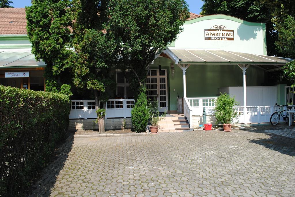 Family Apartman Gyula Extérieur photo